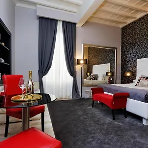 Sistina Twentythree Luxury בית הארחה